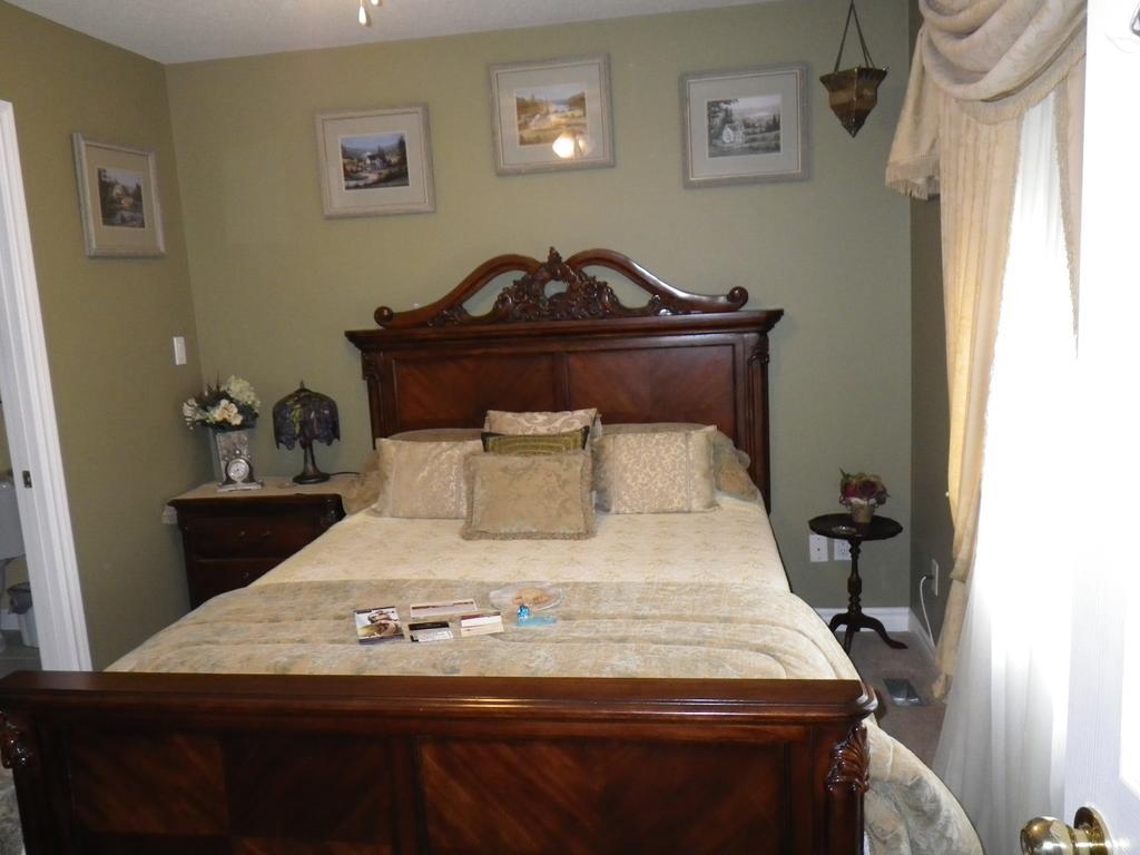 A Vineyard View Bed And Breakfast Niagara-on-the-Lake Ruang foto
